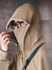 詳細画像:
ジップ式バラクラバ面罩デザインのクローズアップ、風を防ぐ機能性を備えたフード付きパーカー

モデル画像:
モデルが着用したアメリカン重厚バラクラバフード付きパーカー、ストリートスタイルやアウトドアシーンに対応したコーディネート