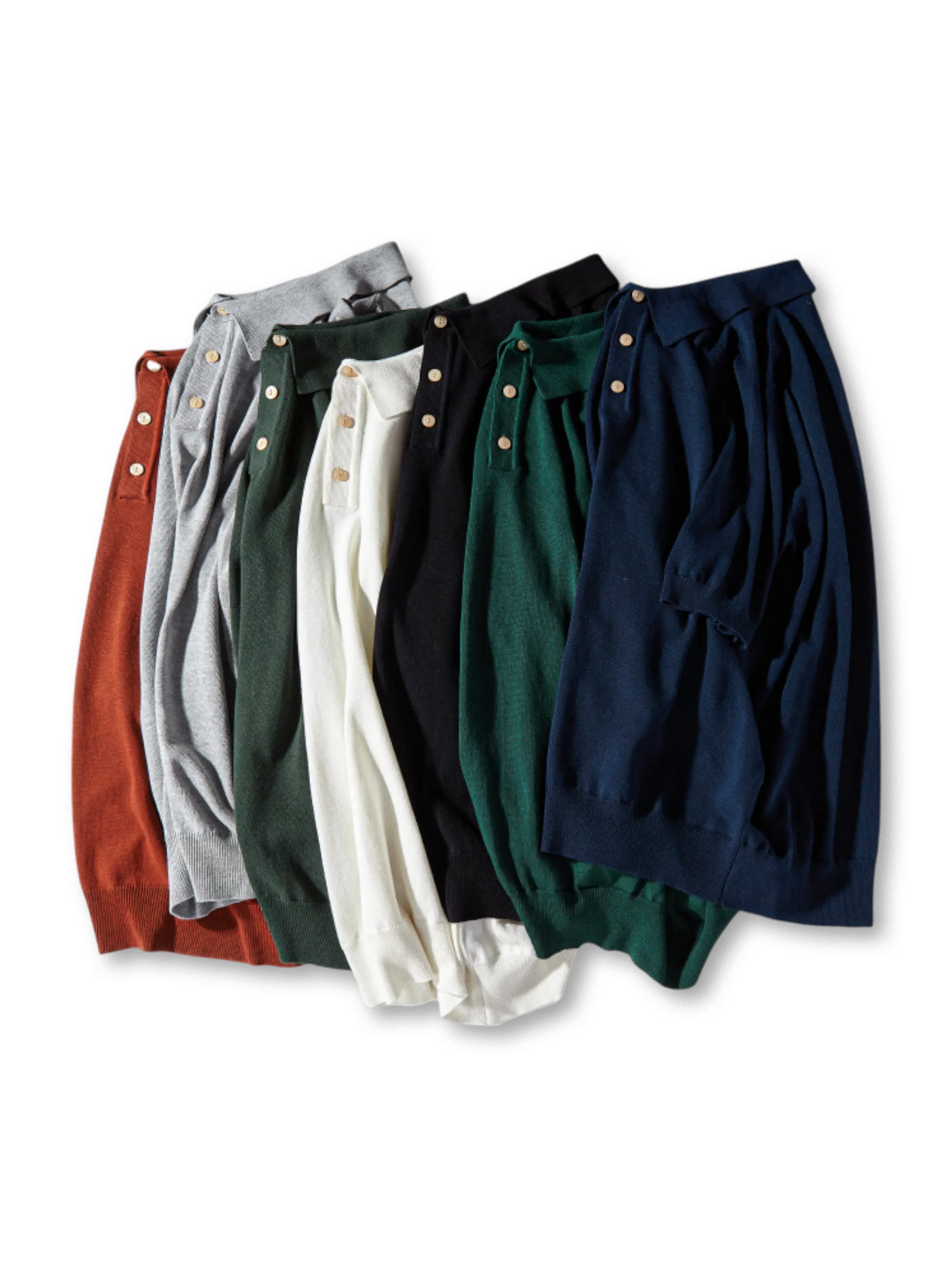 リブ編みの凹凸と七つ穴襟のディテールクローズアップ
