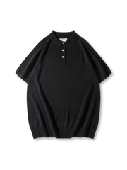 リブ編みの凹凸と七つ穴襟のディテールクローズアップ
