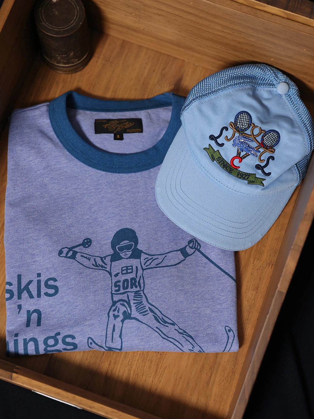  前面全体を撮影したリンガーTシャツ