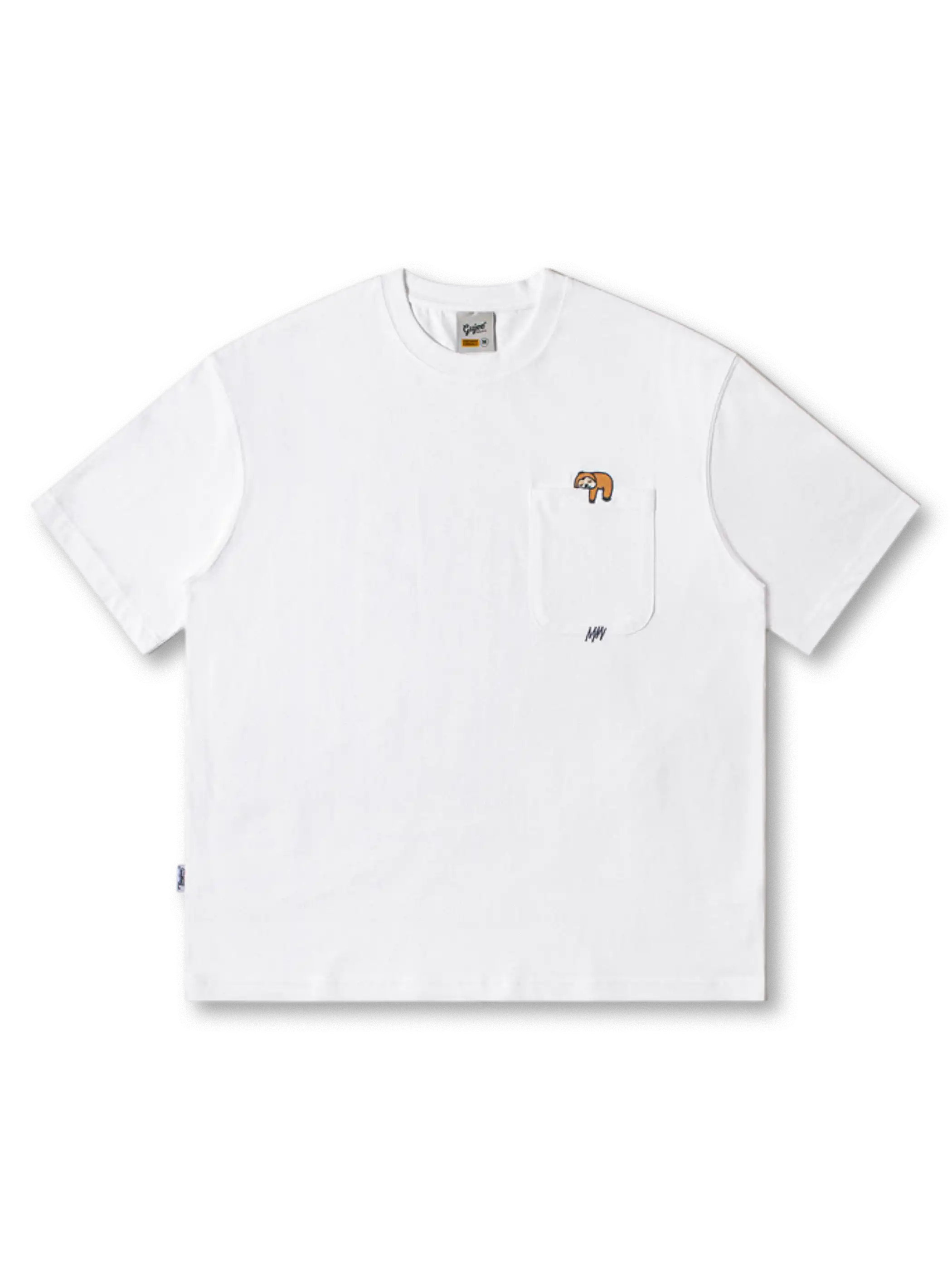 白とネイビーの2色展開、胸ポケット上部にナマケモノ刺繍があしらわれたTシャツ全体