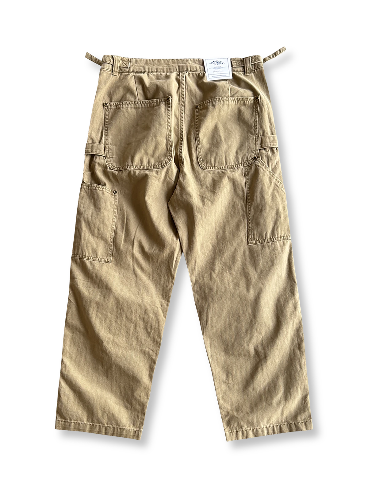 製品画像
「ヘビーウォッシュ加工が施されたヘリンボーン柄コットン素材のアメカジワークパンツ全体イメージ。自然な色褪せやダメージ感、パッチワークディテールが特徴。」

詳細画像
「ヘリンボーン柄コットン素材とヘビーウォッシュ加工によるダメージデザイン、パッチワークディテールをクローズアップ。YKK純銅ジッパーが耐久性を高める。」