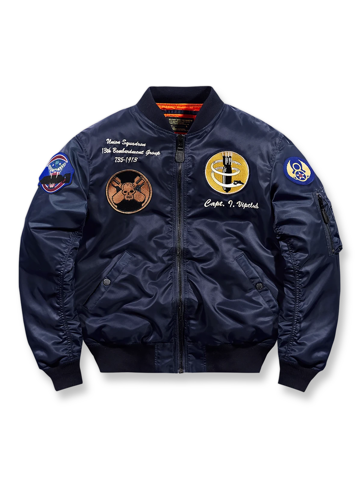 製品画像: 爆撃機部隊エンブレムがデザインされたパイロットジャケットの正面画像
詳細画像: 航空刺繍エンブレムとリブ付き襟、袖口のディテール