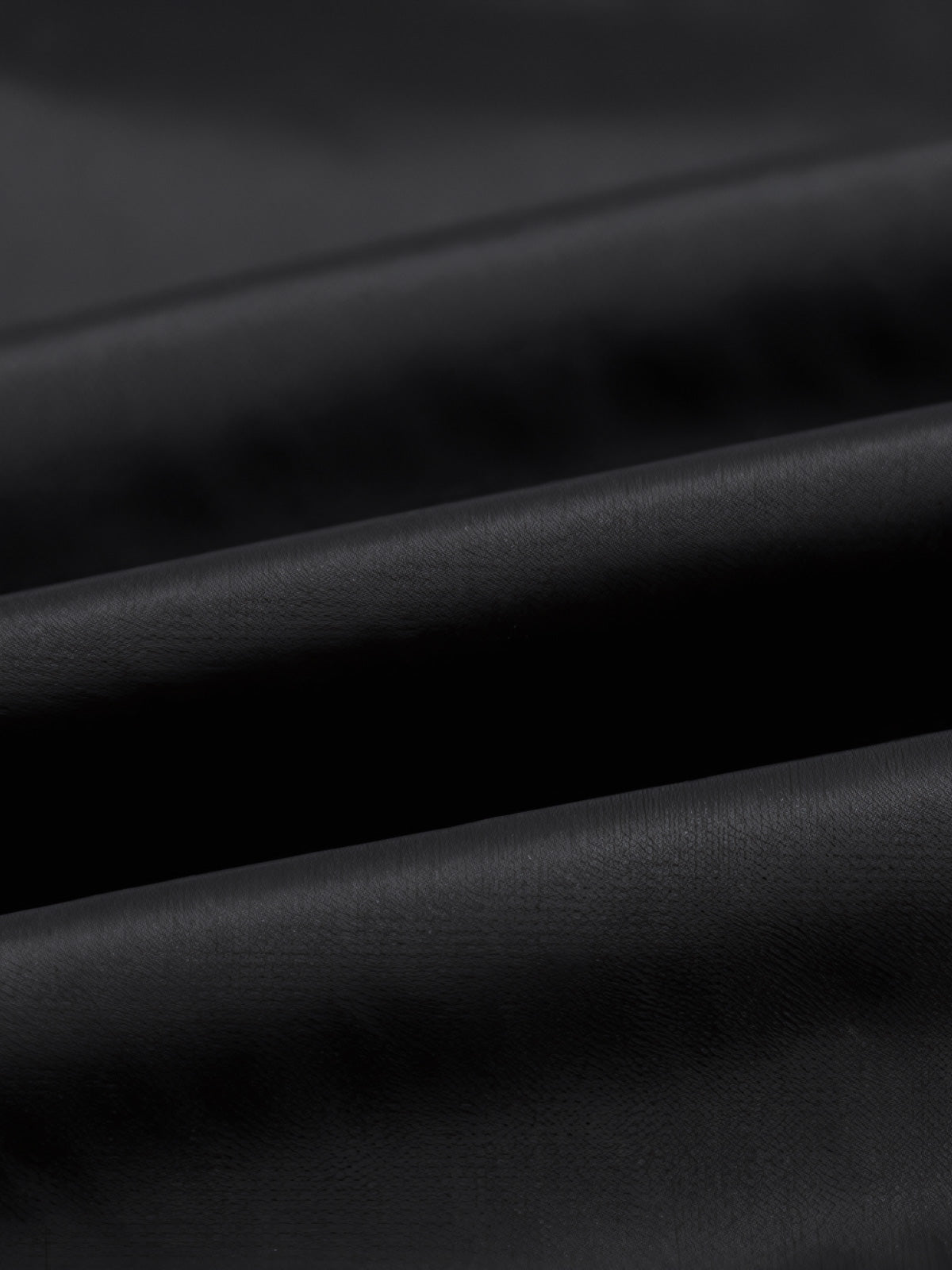 製品画像: B-15シープスキン襟付きフライトジャケットの全体画像、クラシックなアメカジミリタリースタイル
詳細画像: 取り外し可能なシープスキン襟とアームポケットのワッペンのディテール