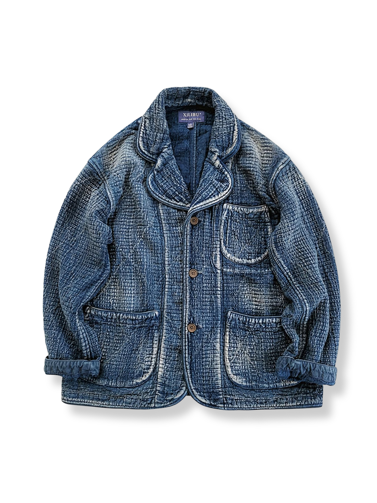 製品画像: Indigo 藍染め 刺子織り カジュアルブレザー全体写真。天然植物藍染めと刺子織りの伝統工芸が際立つヴィンテージスタイルのブレザー。
詳細画像: 刺子織りのピースワークデザインと天然本牛角ボタンの高品質ディテールを強調した写真。深みのある藍色が特徴。