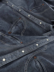 製品画像：ウエスタン風デザインの月牙型ポケット付きデニムシャツ
詳細画像：月牙型ポケットと石風スナップボタンのヴィンテージディテール
