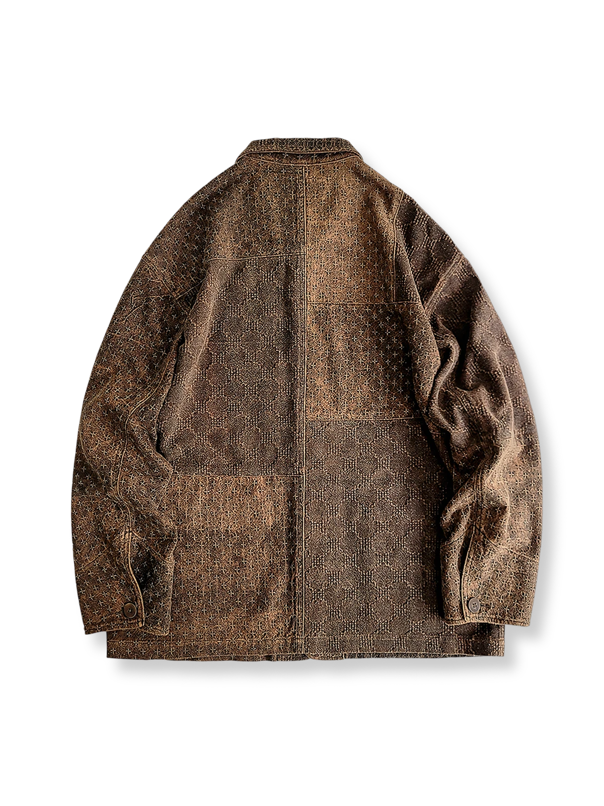 製品画像: 希少な植物染め香云纱を使用したピースワークデザインジャケットの全体写真。ヴィンテージ風の高級感が特徴。
詳細画像: 香云纱の滑らかな質感とピースワークディテールを際立たせたクローズアップ写真。伝統工芸と現代デザインの融合を表現。