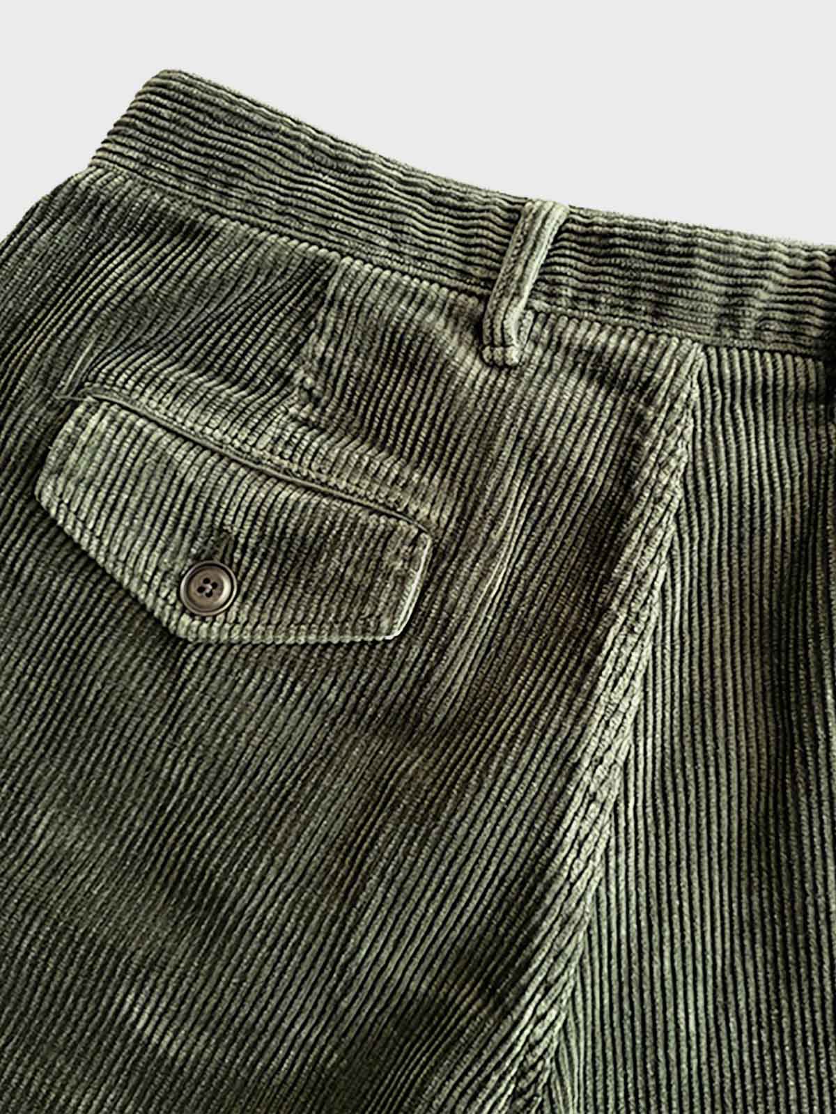 詳細画像: コーデュロイ素材とふくらはぎのバンデージディテール