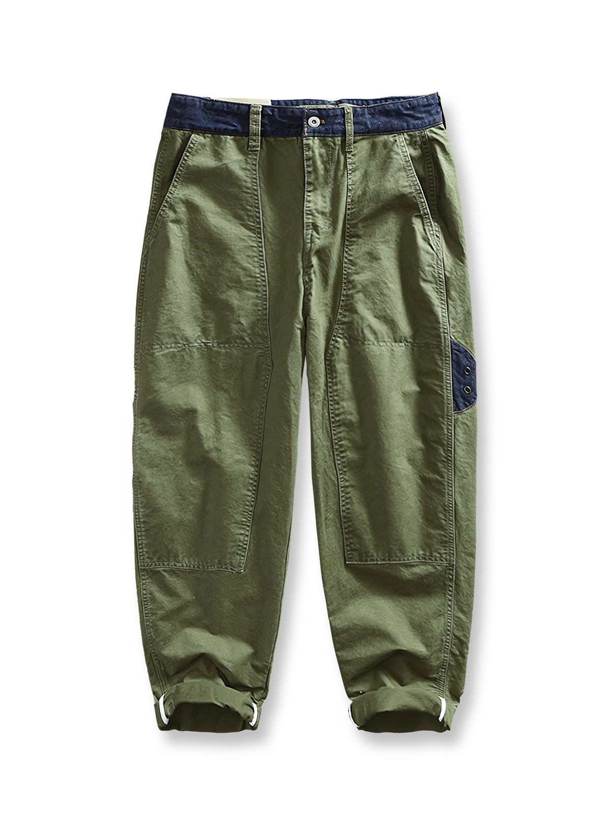 製品画像: ヴィンテージデニムパッチワークカーゴパンツ全体展示図、シンプルでスタイリッシュなデザイン、タフなカーゴパンツのディテールが特徴
詳細画像: デニムパッチワークと縫い目のクローズアップ、カーゴパンツ特有の機能的なディテールとソフトな素材感を強調