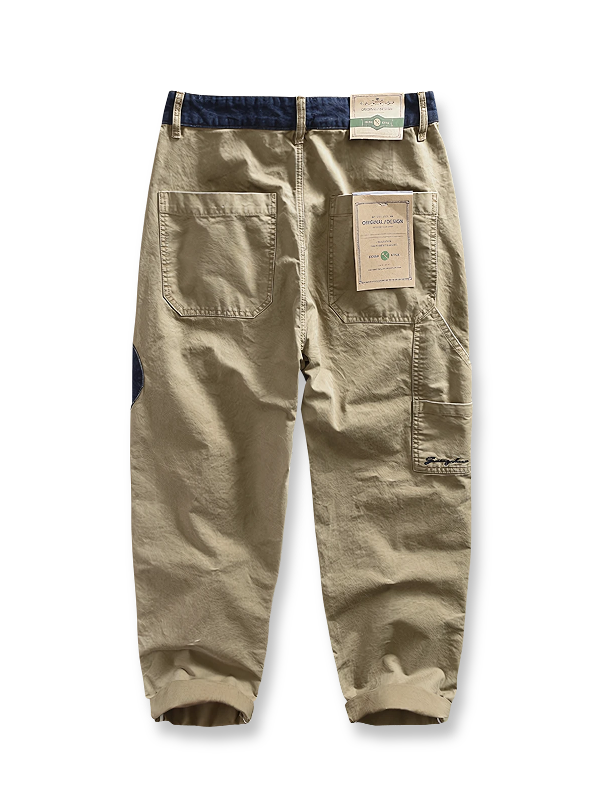 製品画像: ヴィンテージデニムパッチワークカーゴパンツ全体展示図、シンプルでスタイリッシュなデザイン、タフなカーゴパンツのディテールが特徴
詳細画像: デニムパッチワークと縫い目のクローズアップ、カーゴパンツ特有の機能的なディテールとソフトな素材感を強調