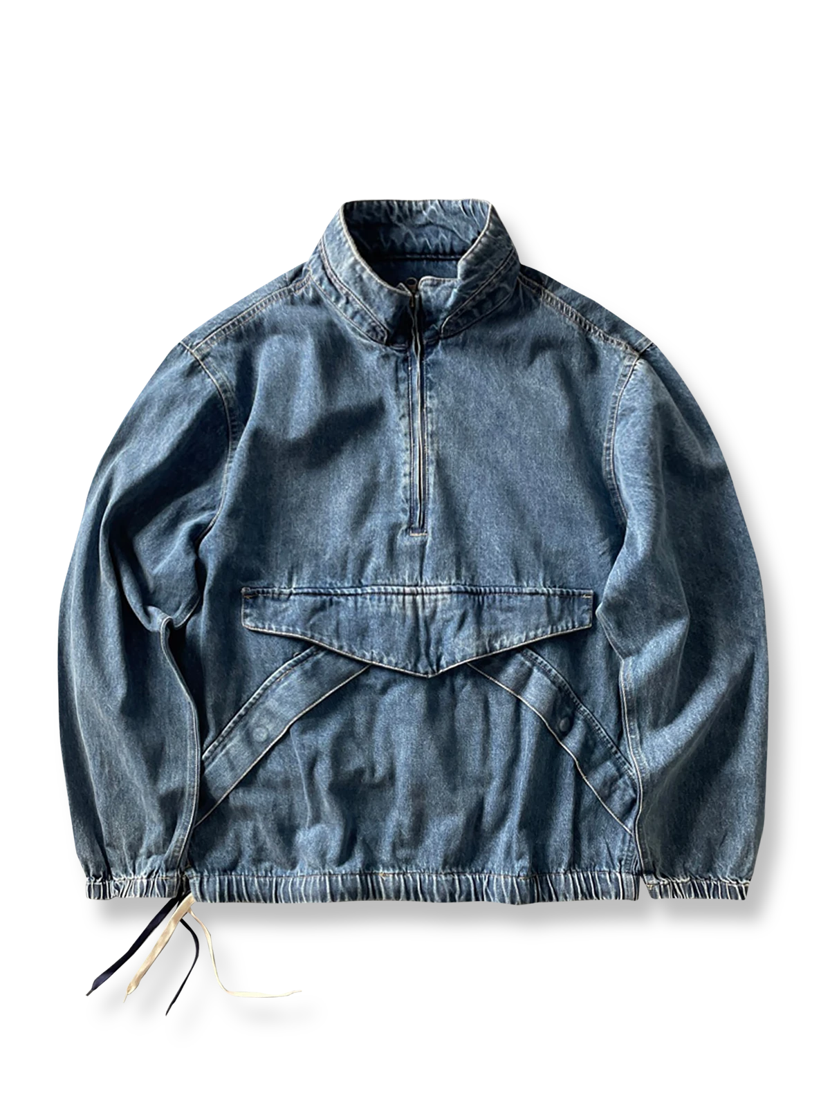 製品画像: アメリカンヴィンテージスタイルのスタンドカラーデニムジャケットの全体画像、ヘビーウェイトでタフなデザイン。
詳細画像: デニムジャケットのウォッシュ加工ディテール画像、ヴィンテージ感を強調。