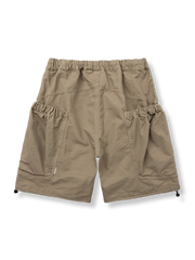 大きなポケット付きドローコードカーゴショーツの正面図