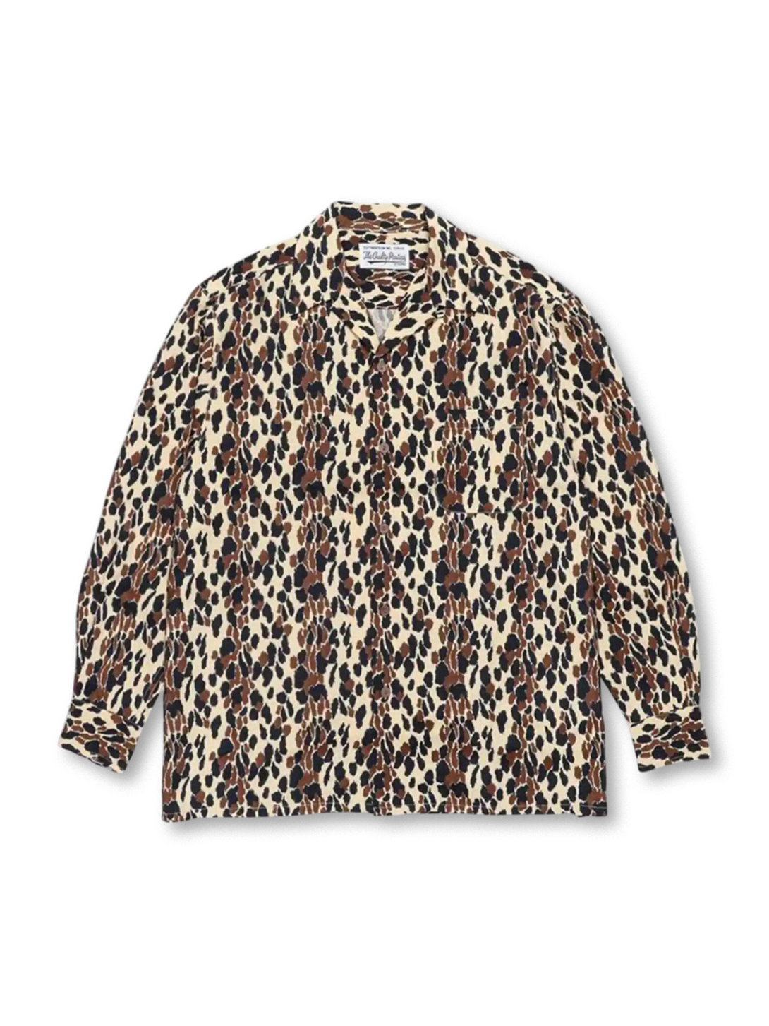 蛇紋パターンを全体にあしらった長袖キューバシャツ、赤×ネイビー系のプリントが際立つ