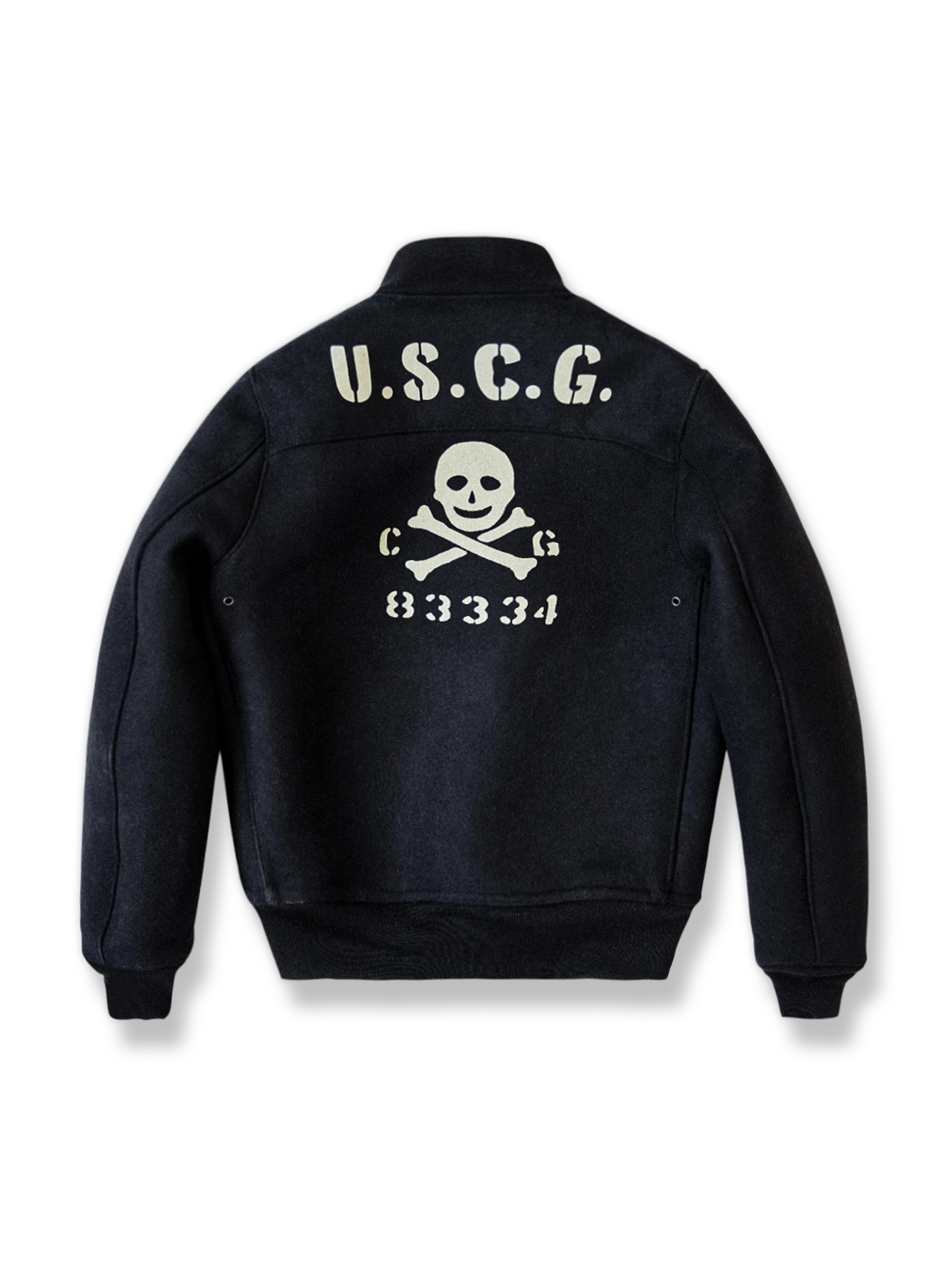 伝統的なA-1デザインのウールフライトジャケット、胸元と袖のパイロットバッジ付き。