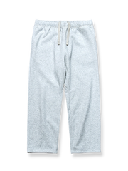 裏起毛と調節可能な裾が特徴のカジュアルパンツ