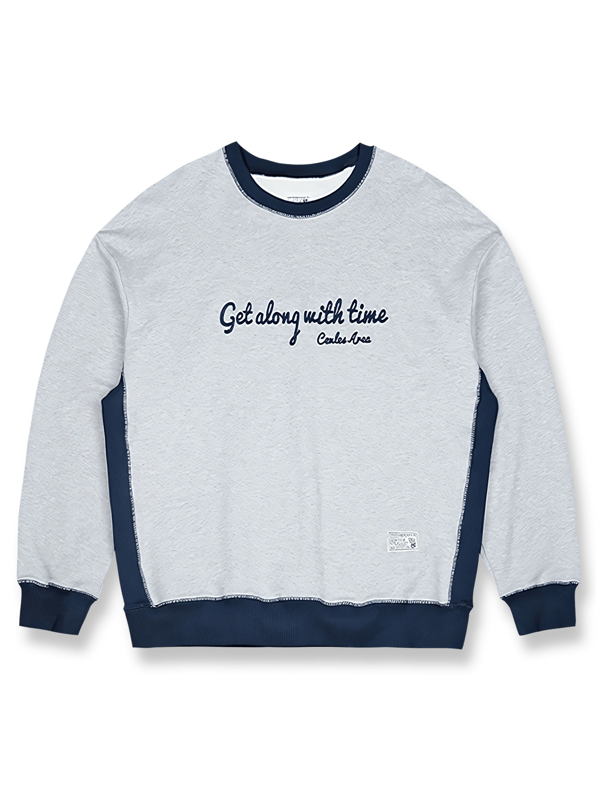 アルファベット刺繍入りのコントラスト配色ヴィンテージ風スウェット