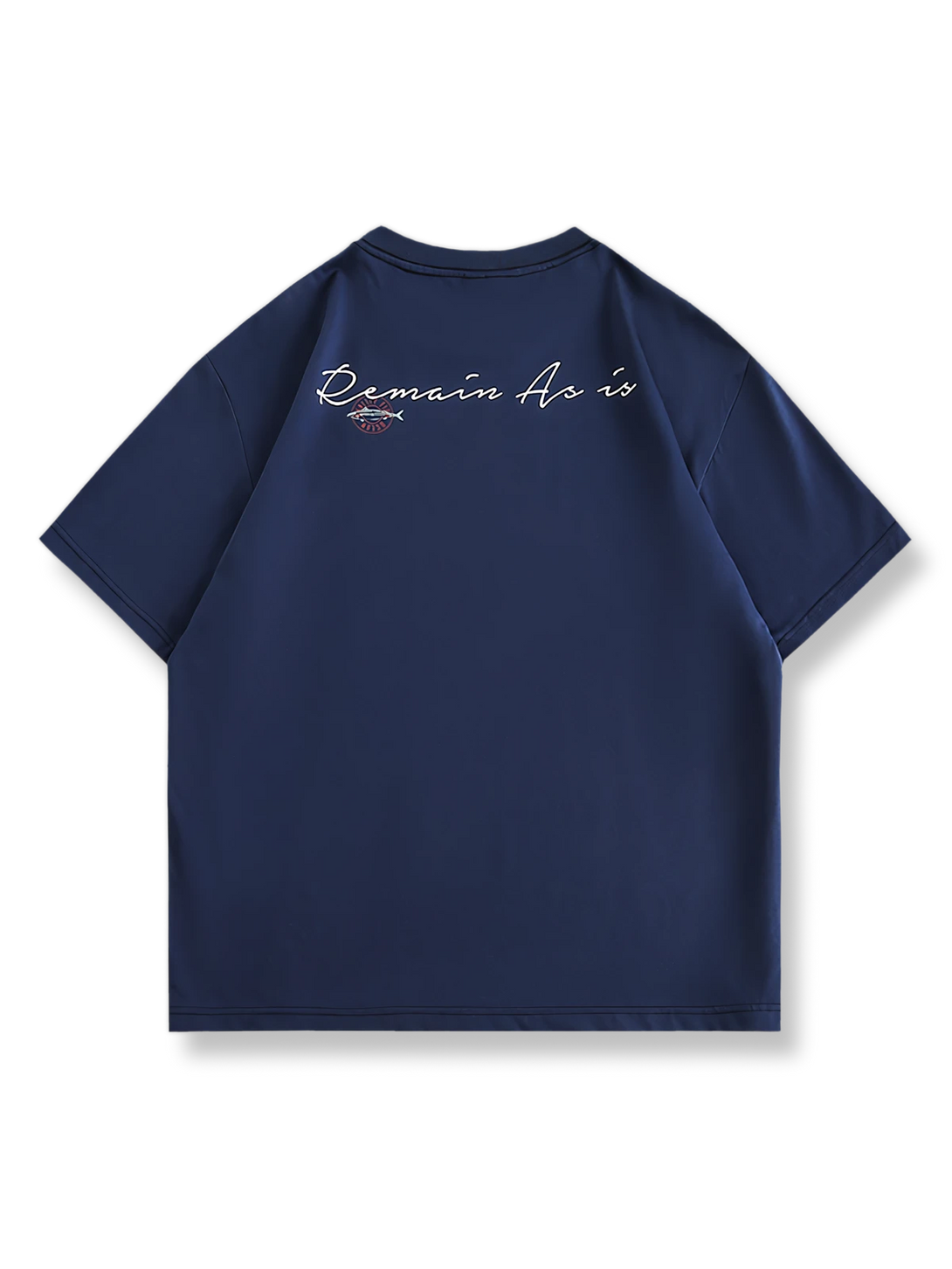 シンプルなアルファベットプリントが映えるネイビーブルーのTシャツ。
