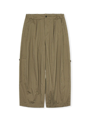 アメリカ産長綿使用のバルーンシルエットパンツ。ウォッシュ加工と大きめポケット付き。