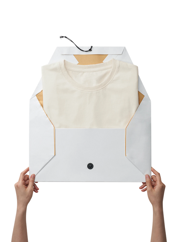 アメリカンレトロな風合いのコットン100％半袖Tシャツ。