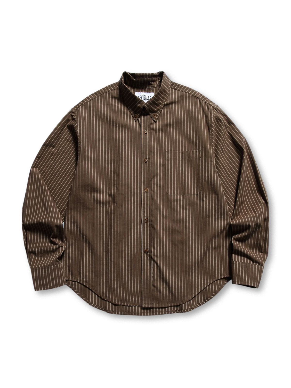 100%コットン製、太めストライプ柄のアメリカンレトロ長袖シャツ。軽やかな着心地。