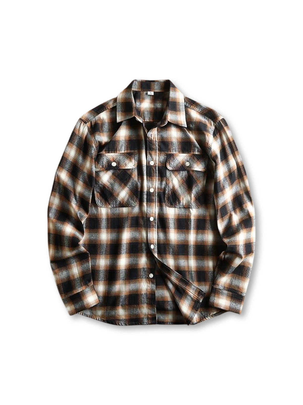 耐久性のあるウォッシュ加工コットンとフラップポケットが特徴のアメリカンヴィンテージチェックシャツ。