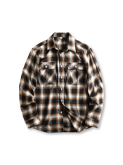 耐久性のあるウォッシュ加工コットンとフラップポケットが特徴のアメリカンヴィンテージチェックシャツ。