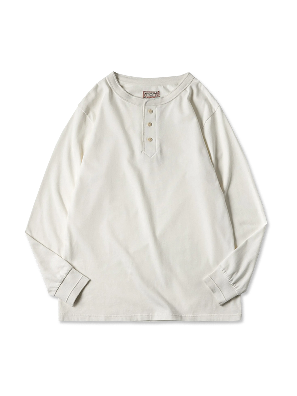 ヘビーウェイトコットン使用の耐久性に優れたアメリカンヴィンテージ風ヘンリーネックTシャツ。二重襟とアイボリーナットボタンが特徴。
