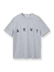 ミリタリーテイストのARMYロゴが印象的な半袖Tシャツ