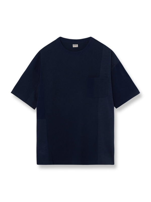 竹節コットンポケット付きTシャツ。