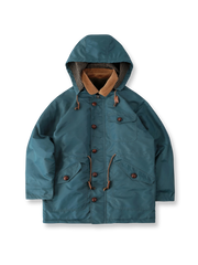 バイカラーデザインと中綿仕様が特徴のジャーナリスト風ジャケット