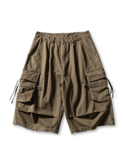 多機能ポケットとドローコードウエストが特徴のワイドシルエットカーゴショーツ