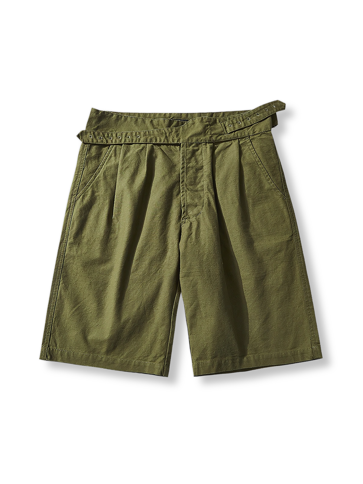 英軍グルカベルトとルーズフィットが特徴のカーキコットンショートパンツ