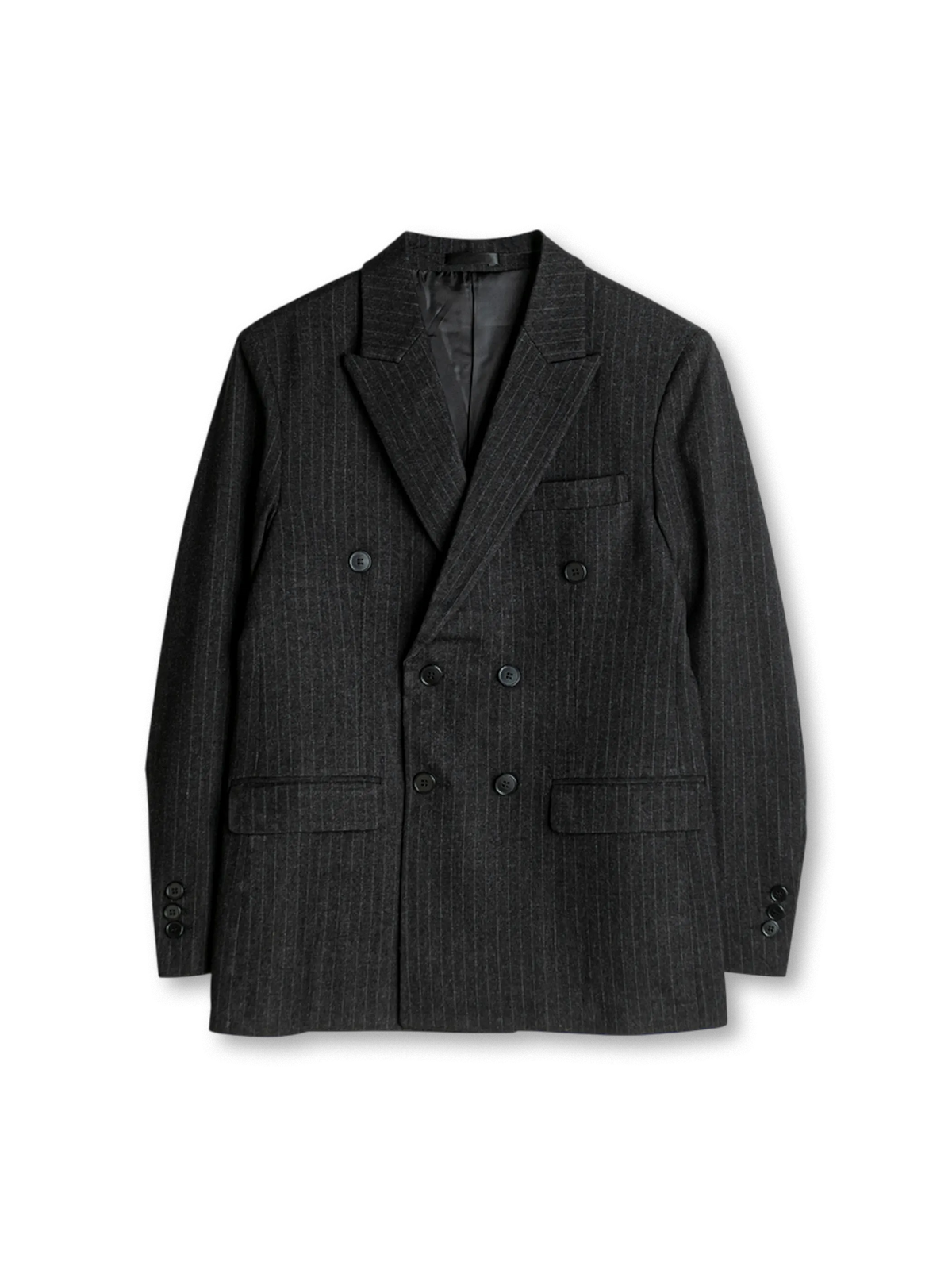 ストライプ柄と立体カッティングが特徴の英国風ダブルブレストスーツジャケット。快適な混紡素材使用