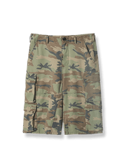 ガーメントウォッシュ加工が施されたカモフラージュ柄七分丈カーゴショーツ