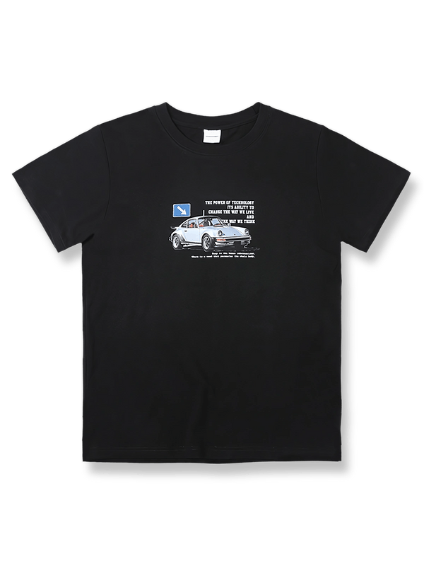  カーグラフィックプリントスリムフィット半袖Tシャツ。