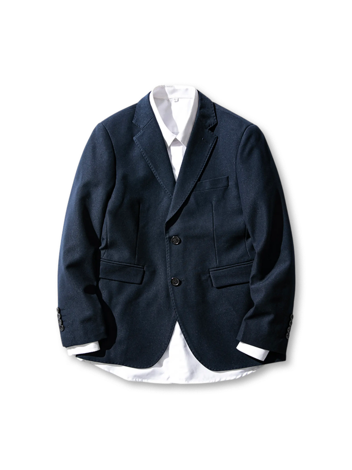 弾力性と耐摩耗性に優れた混紡素材使用のカジュアルシングルブレザー。翻領と洗練されたカッティングが爽やかで上品な印象を演出。