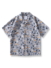 猫柄をプリントしたコットン素材のキューバーカラー半袖シャツ