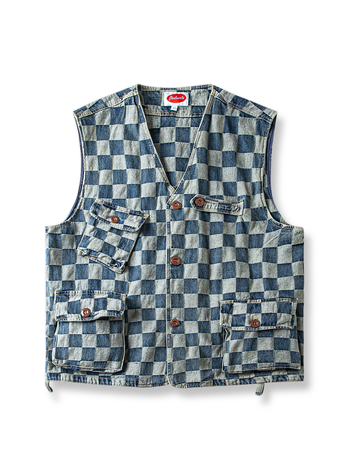 チェック柄と多ポケットが特徴のウォッシュドデニムベスト