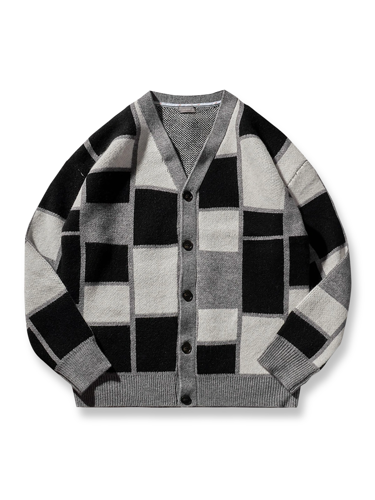 チェッカーボード柄が映えるVネックカーディガン