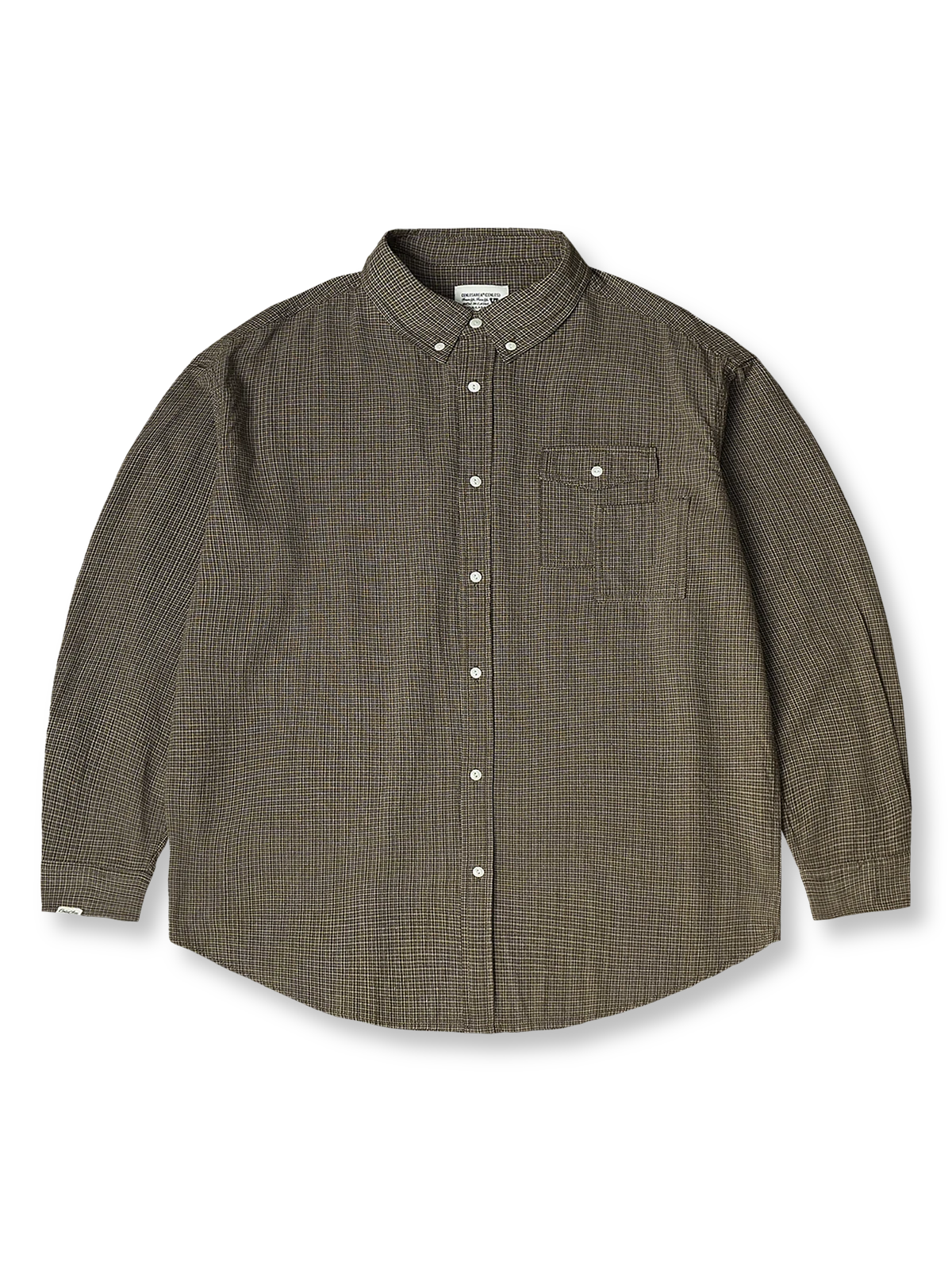 チェック柄パッチポケット長袖シャツの全体正面画像、細かいチェック柄と胸元パッチポケットのディテール。
