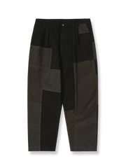 リベットとジッパーポケットが特徴のゆったりシルエットのチノクロスコンビウォッシュスラックス