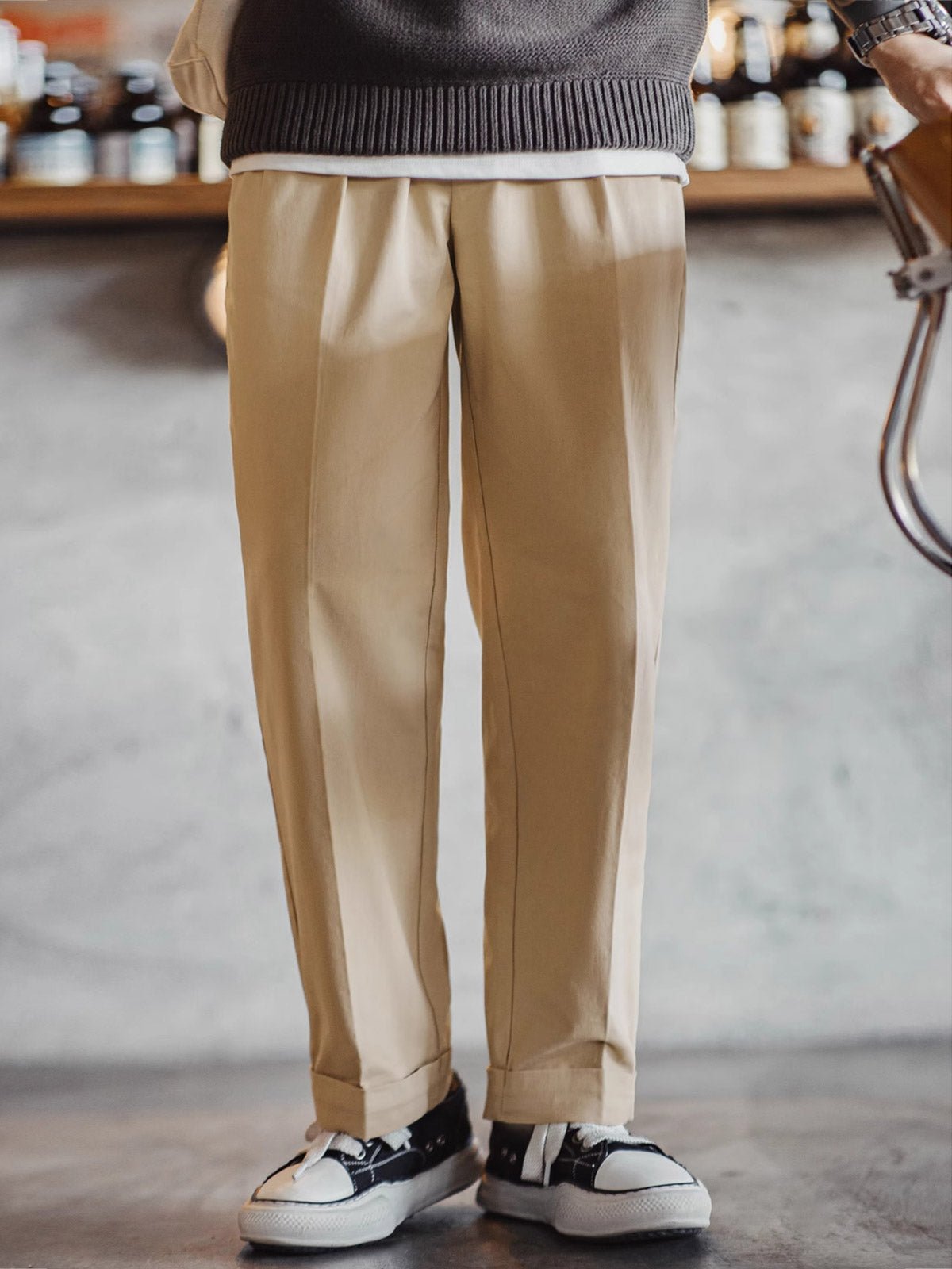 アンカーウッドボタンと前ポケットのディテール