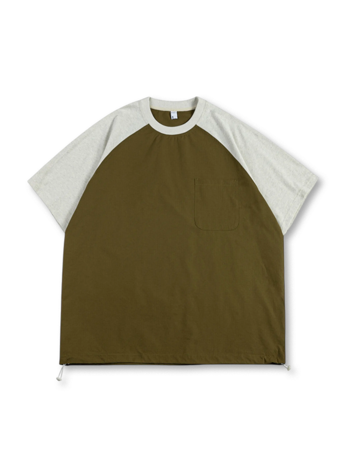 撥水ポリエステルとコットン天竺の切り替えが特徴のボクシーTシャツ