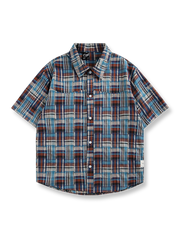 英国風クラシックチェック柄のリラックスフィット半袖シャツ。