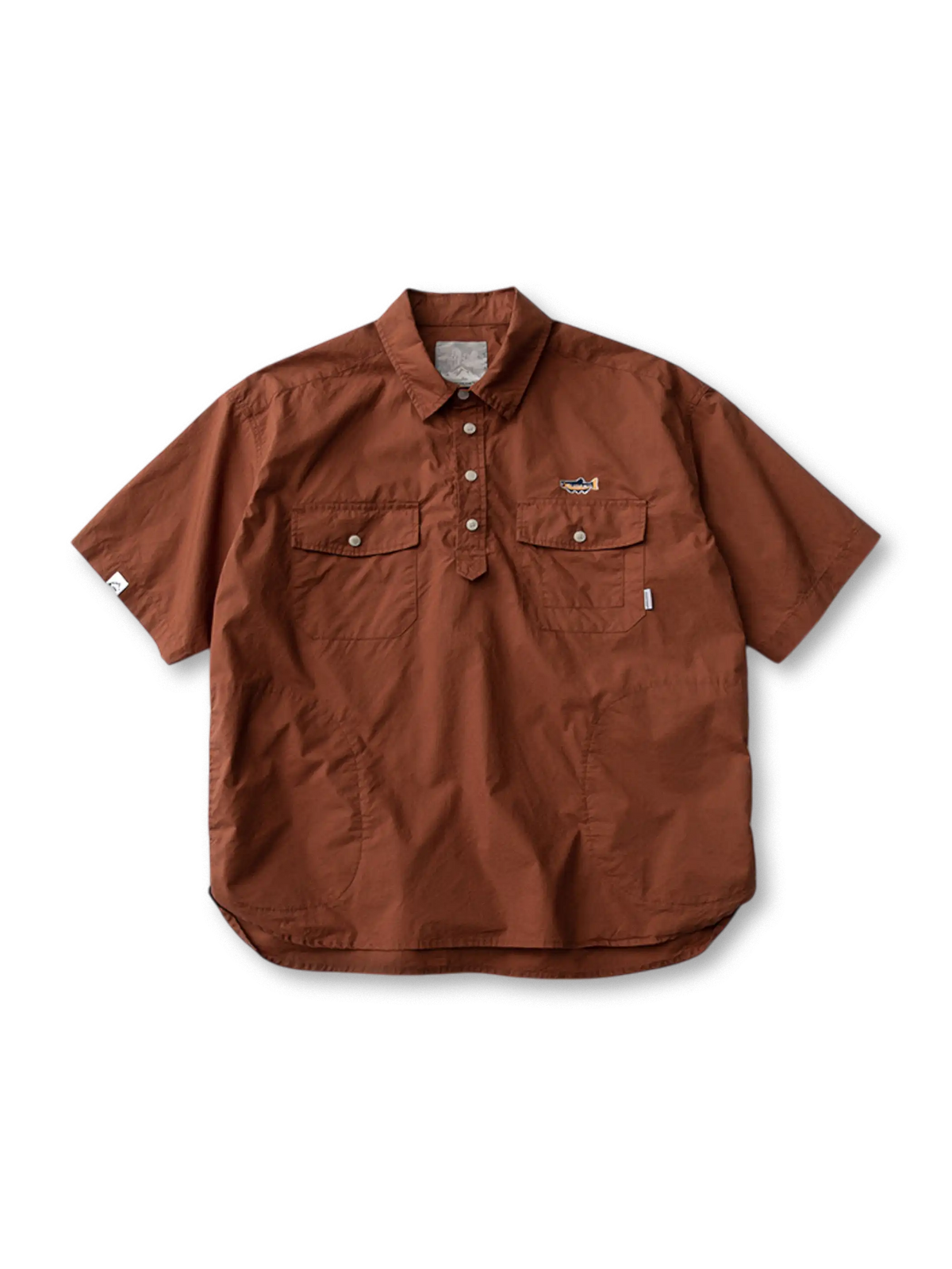 小魚刺繍と特徴的ポケットが魅力の1950年代風クラシックフィッシングシャツ