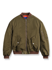 中綿ライニングとリブ袖・裾、実用的ポケット付きのクラシックフライトジャケット。