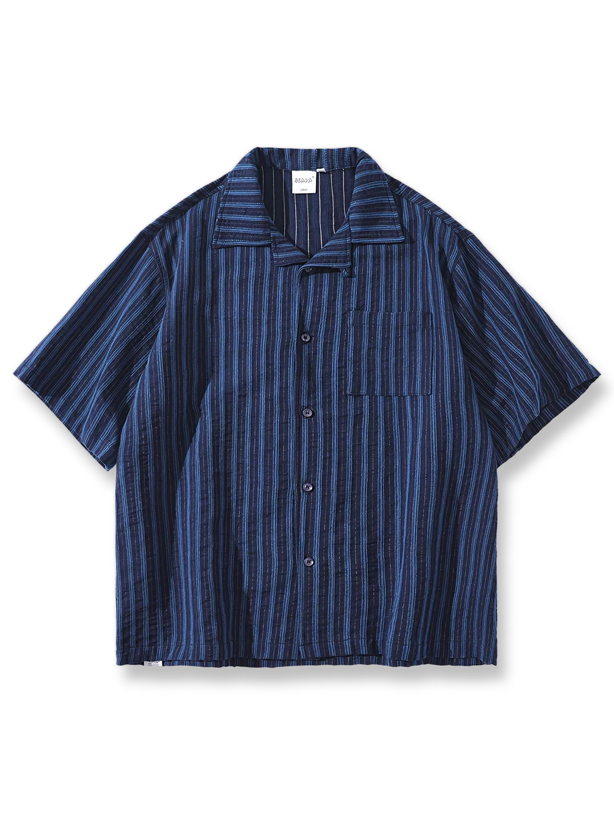 深いブルーと薄いブルーの縦ストライプが映えるキューバカラー半袖シャツ