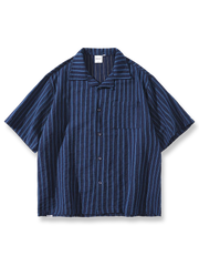 深いブルーと薄いブルーの縦ストライプが映えるキューバカラー半袖シャツ