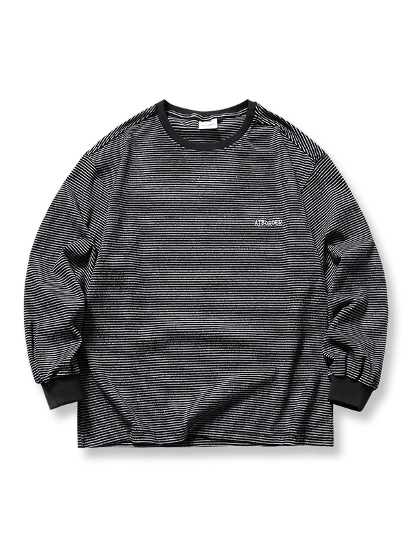 クラシックなアメリカンスタイルを再現したストライプ長袖Tシャツ