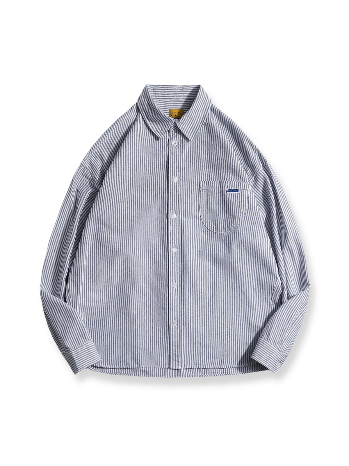 グレー、ブルー、レッドのストライプが特徴の100%コットンストライプシャツの全体像。